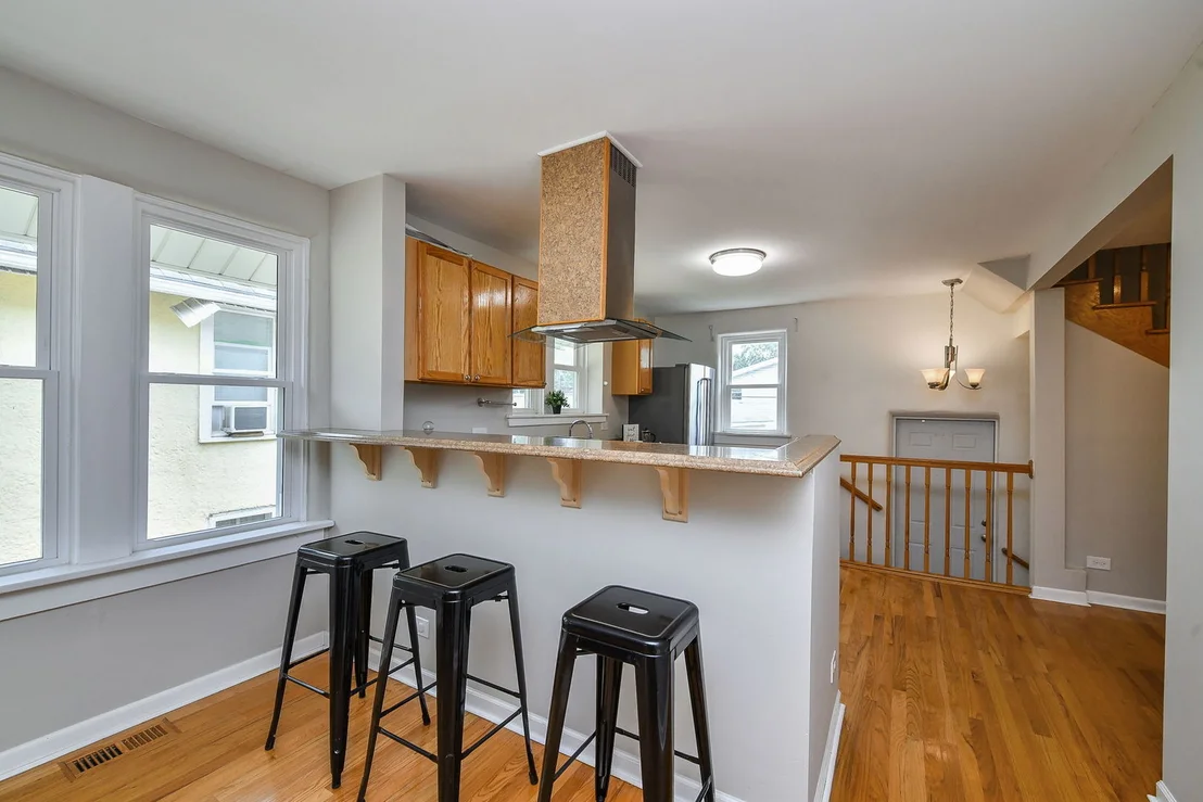 Photo of 935 4th Avenue