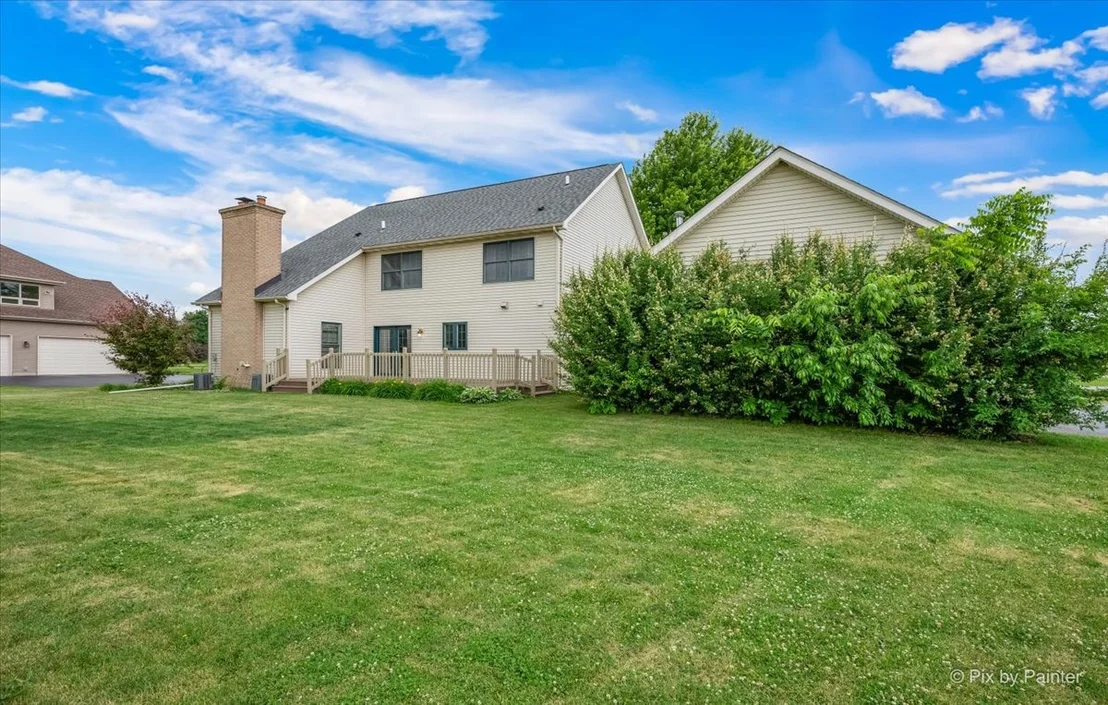 Photo of 810 Woodridge Trail