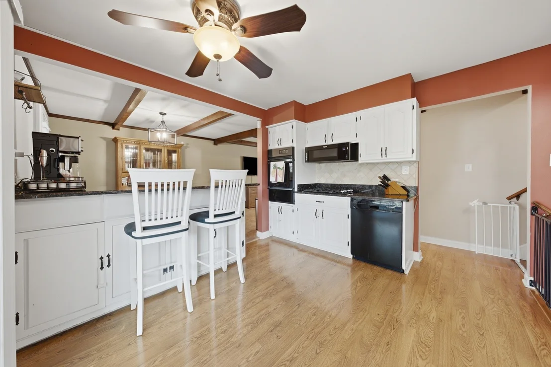 Photo of 15124 Hillside Avenue
