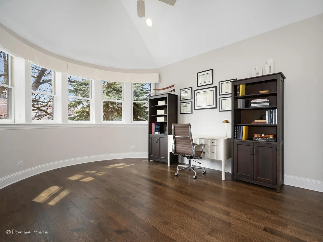 Photo of 1532 W Wolfram Street