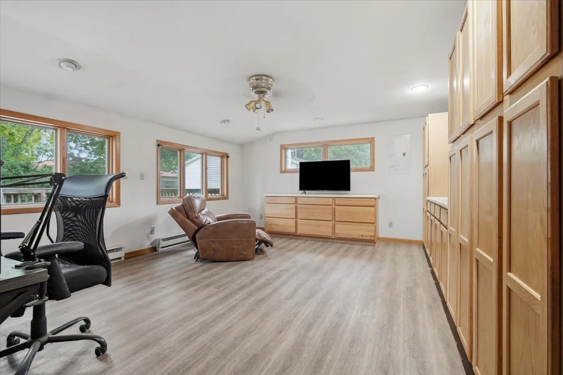 Photo of 912 Parmon Road