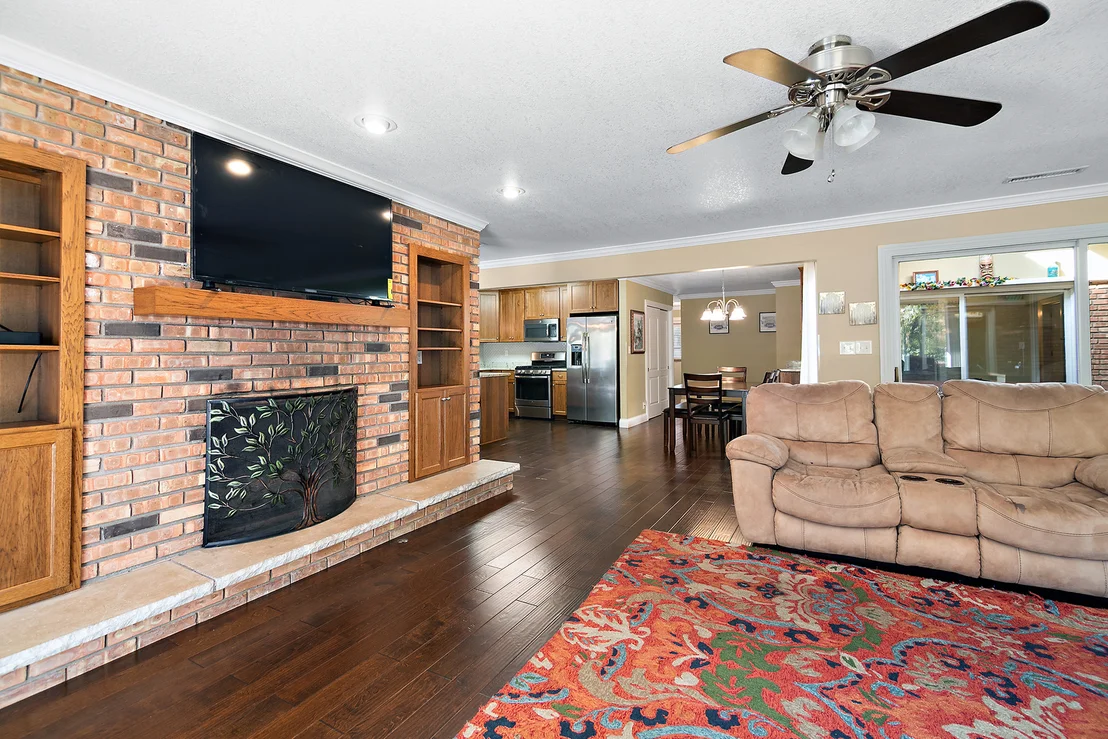 Photo of 1305 OAKTREE Lane