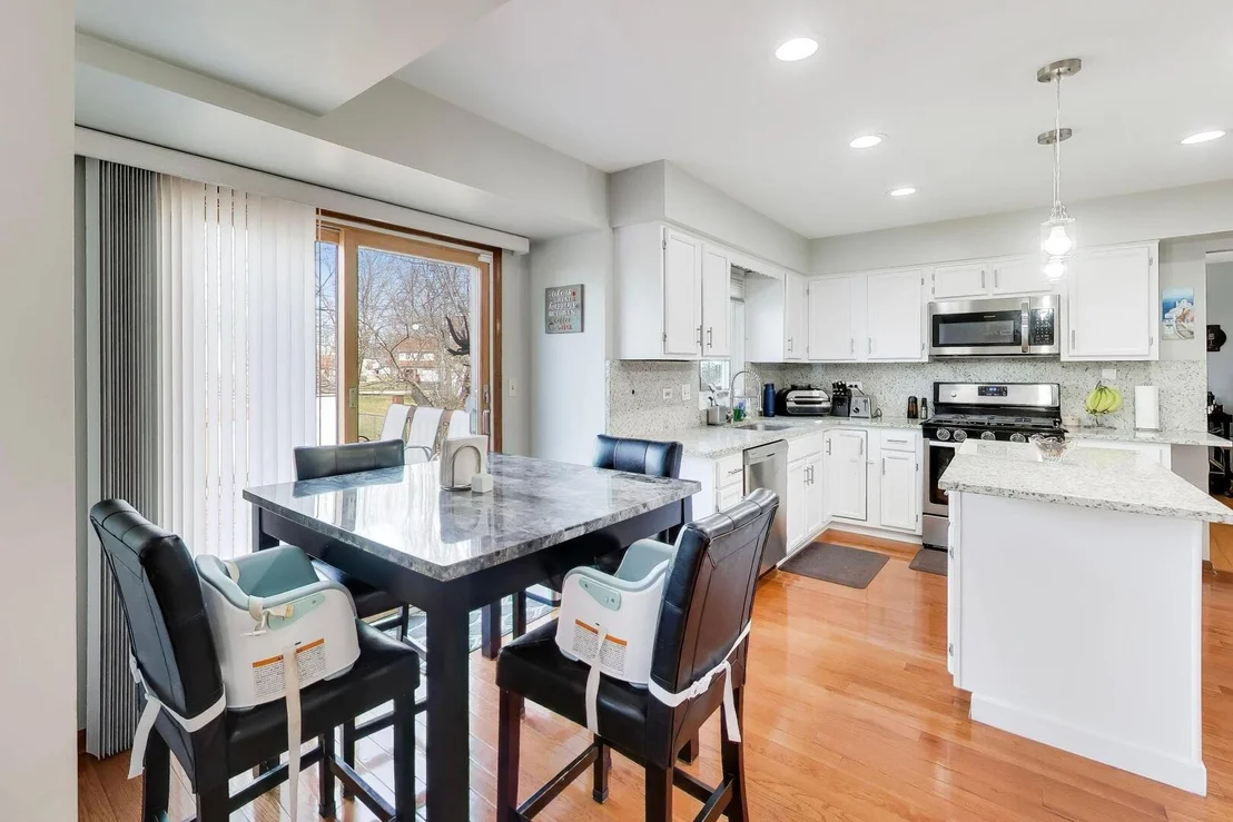 Photo of 1075 Longford Road