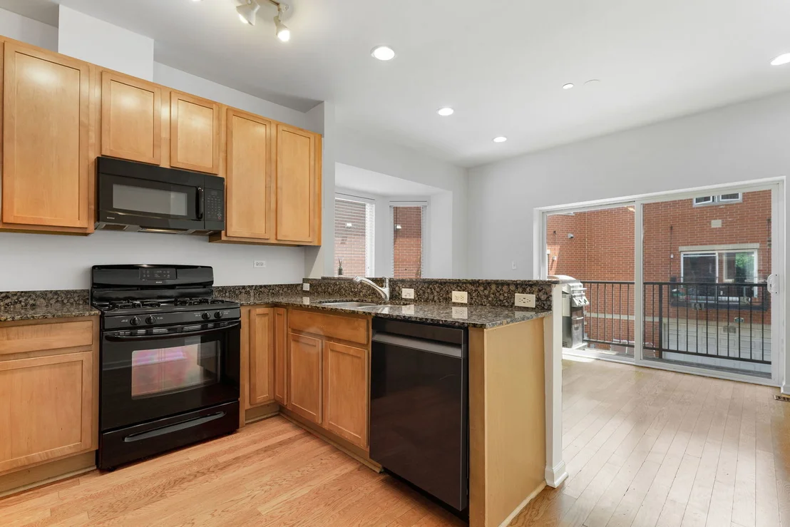 Photo of 2403 W 32nd Place