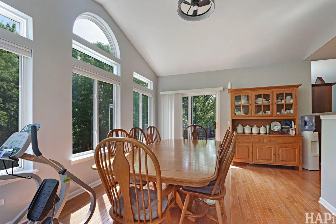 Photo of 4570 Loyola Drive