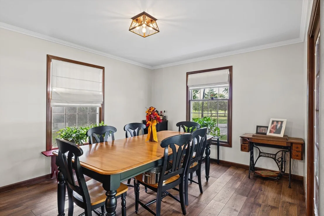 Photo of 703 Surrey Road