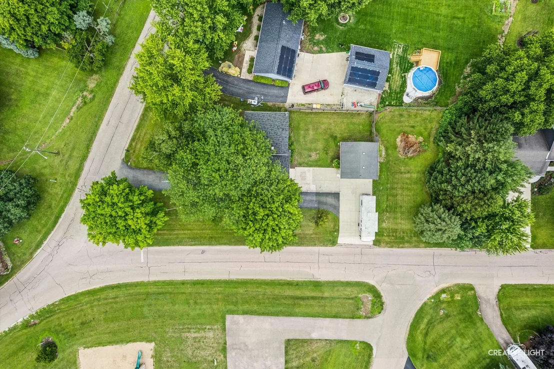 Photo of 883 Holiday Drive