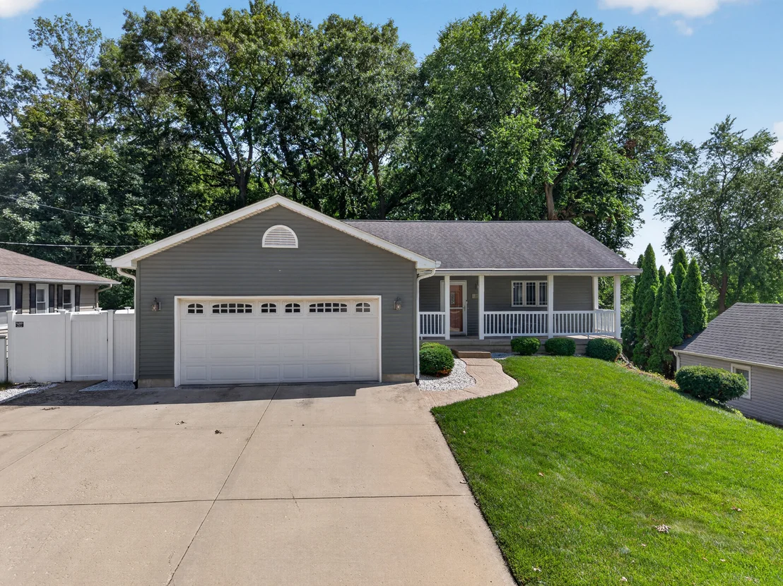 Photo of 303 Hillside Avenue