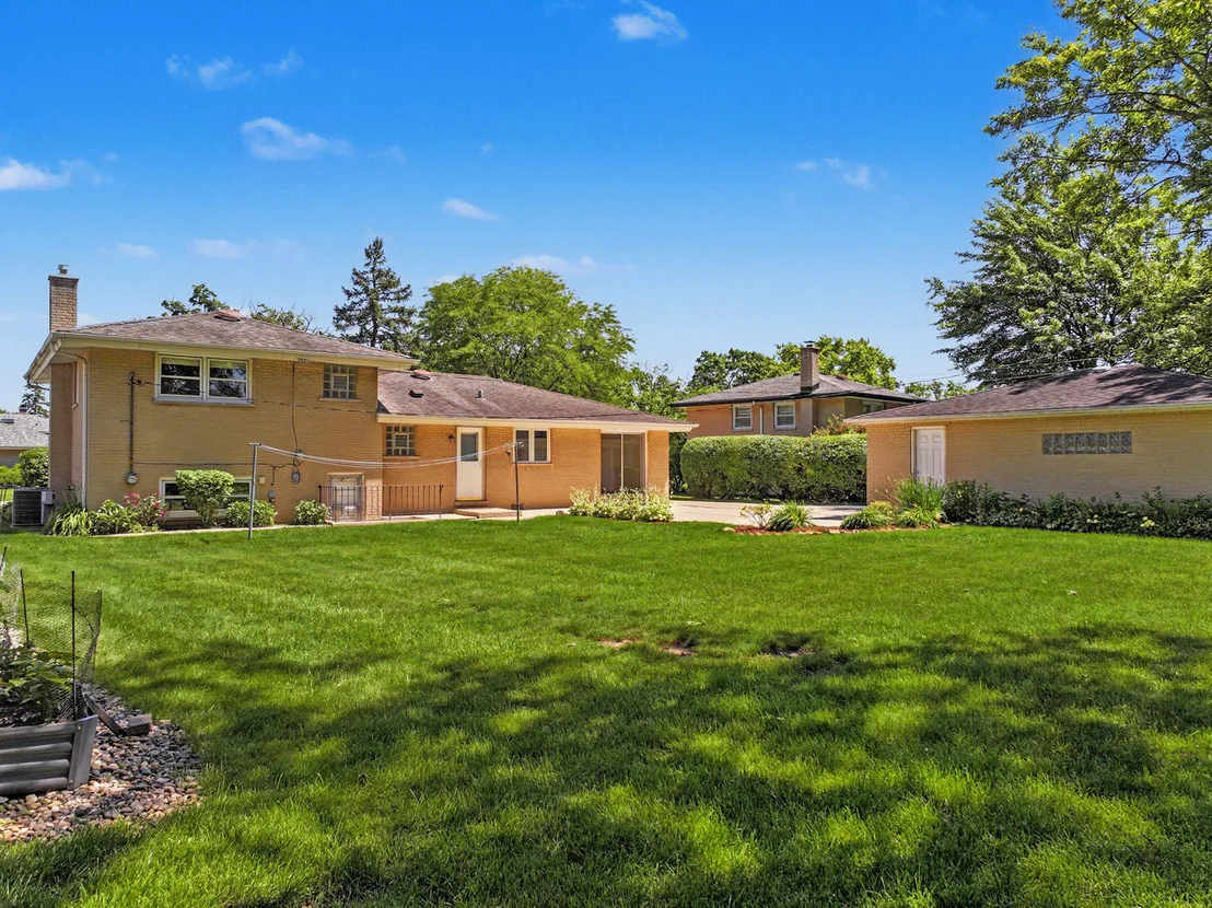 Photo of 332 Crescent Drive