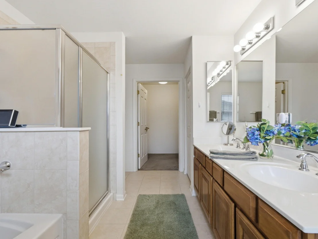 Photo of 490 Dolton Lane
