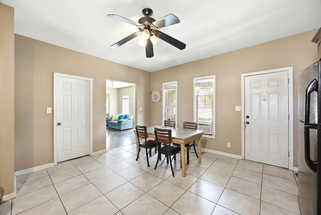 Photo of 344 N Worth Avenue