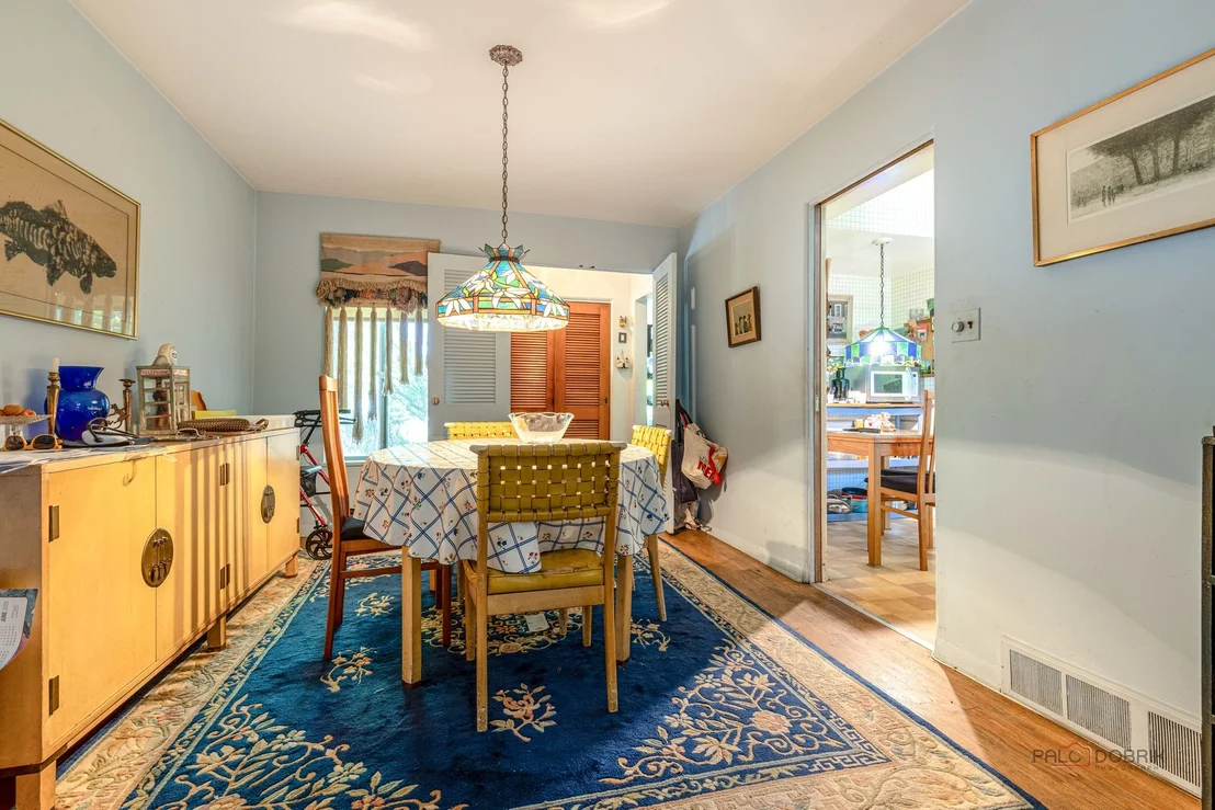 Photo of 9320 Forestview Road