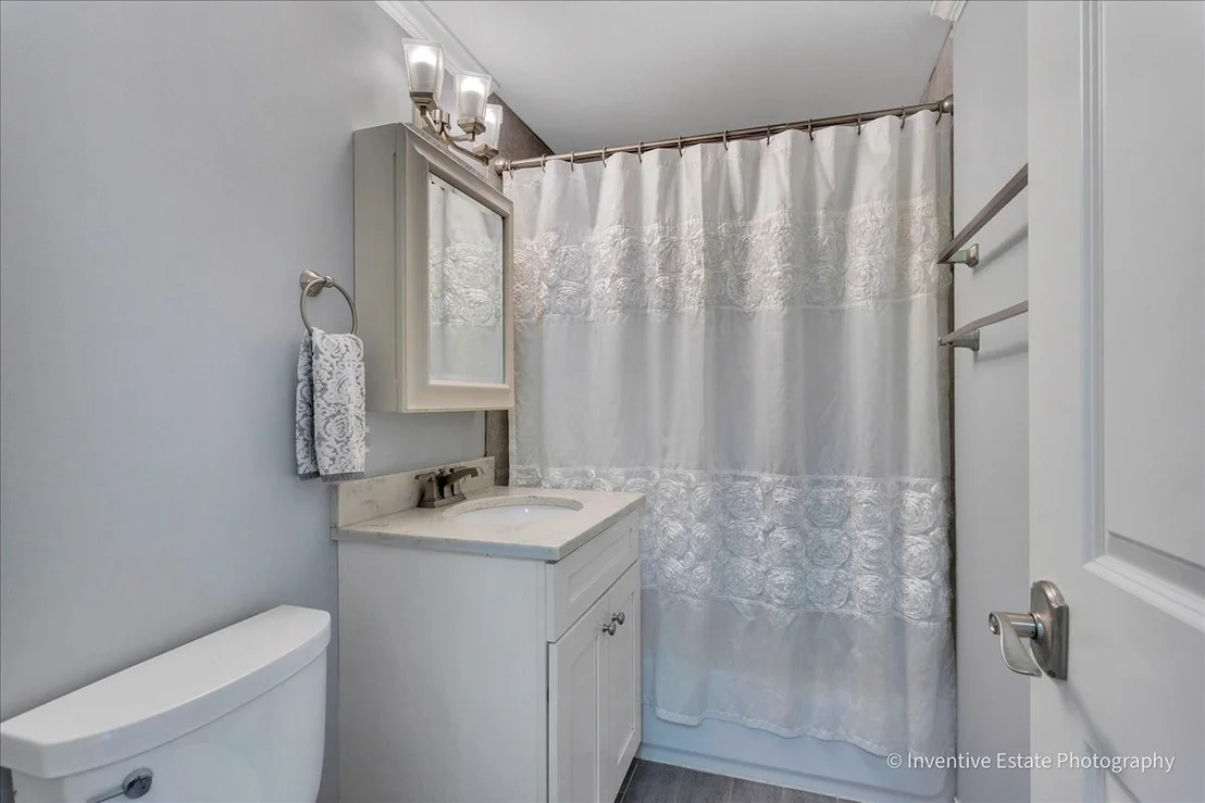 Photo of 331 W Hillside Avenue