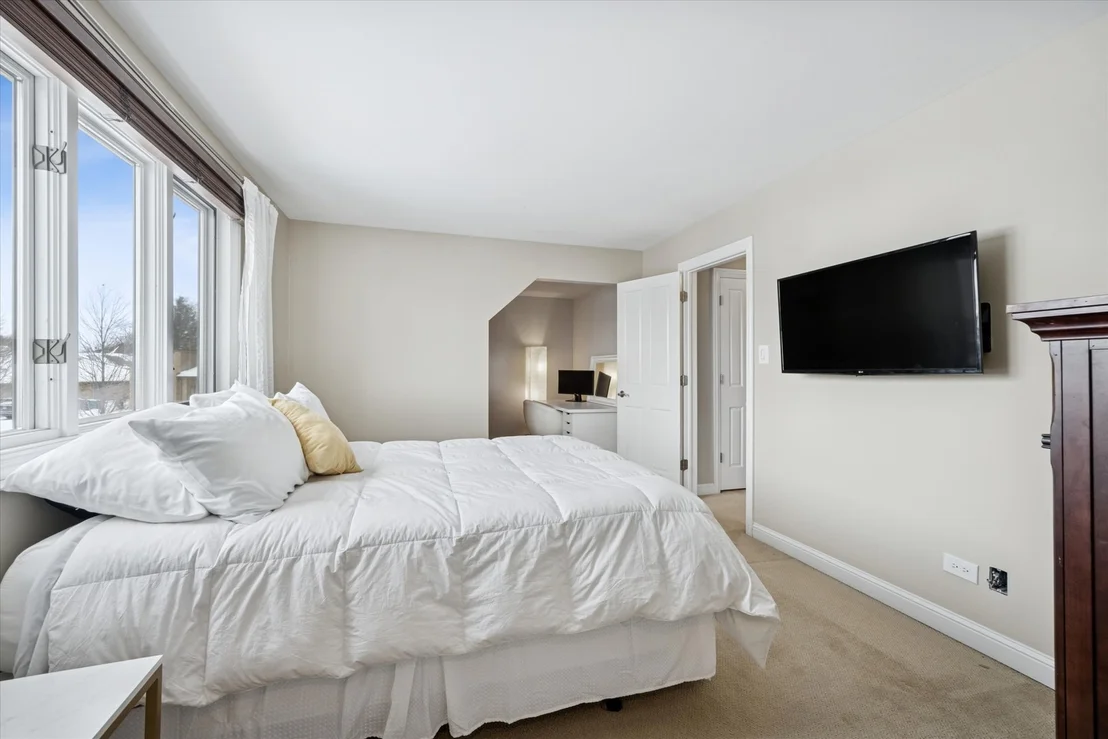 Photo of 8401 Golfview Drive