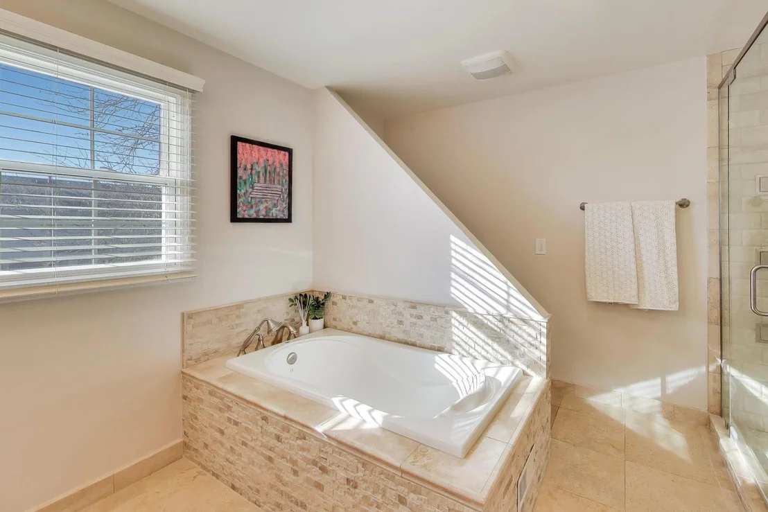 Photo of 829 Heatherstone Drive