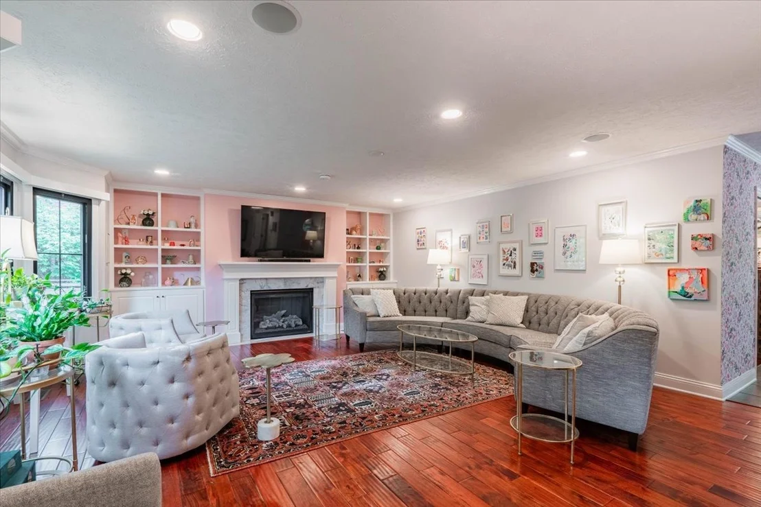 Photo of 2202 Hedgewood Drive