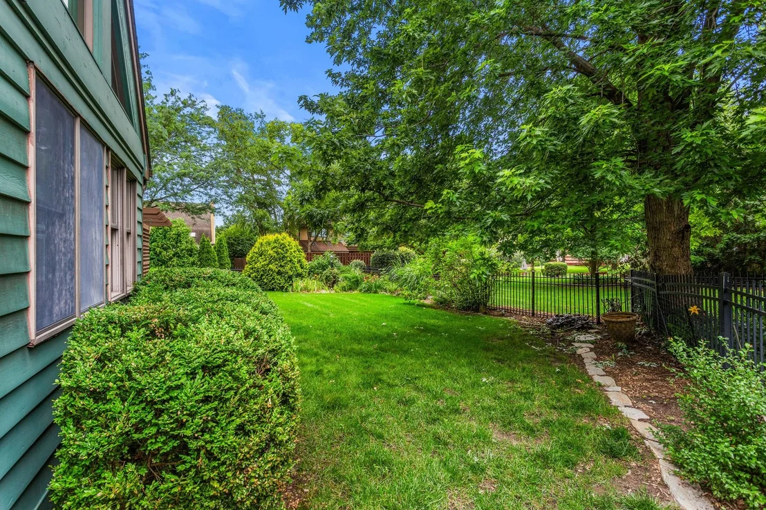 Photo of 2104 Doubletree Lane