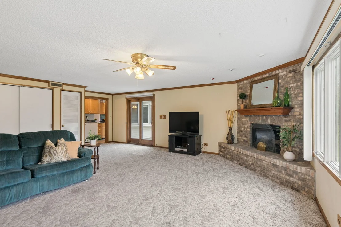 Photo of 927 Gregory Lane