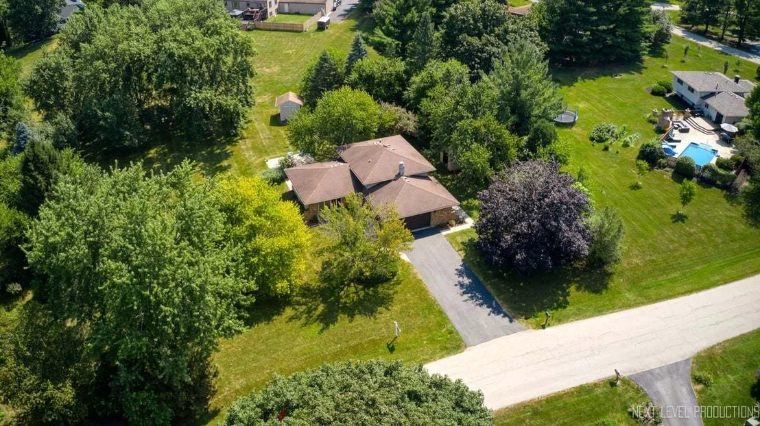 Photo of 4N849 White Pine Lane