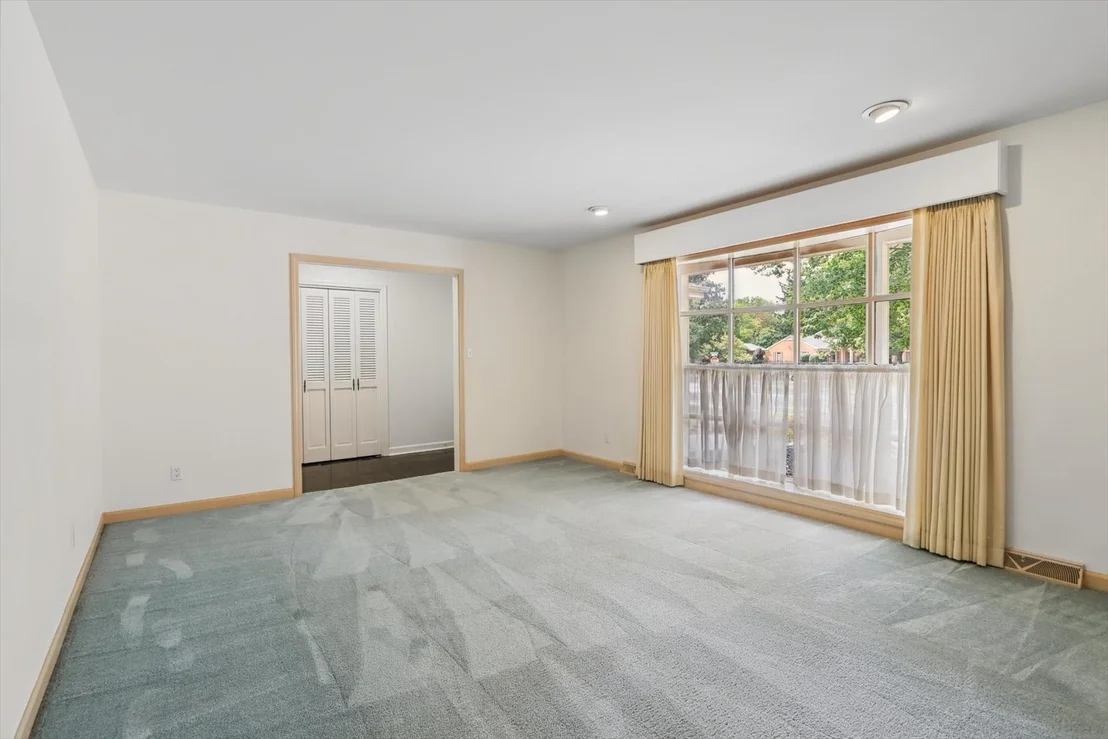Photo of 2118 Bristol Road