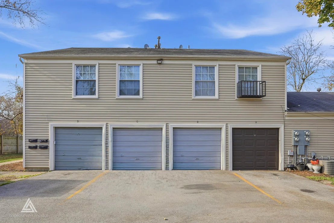 Photo of Unit B at 551 Sidney Avenue