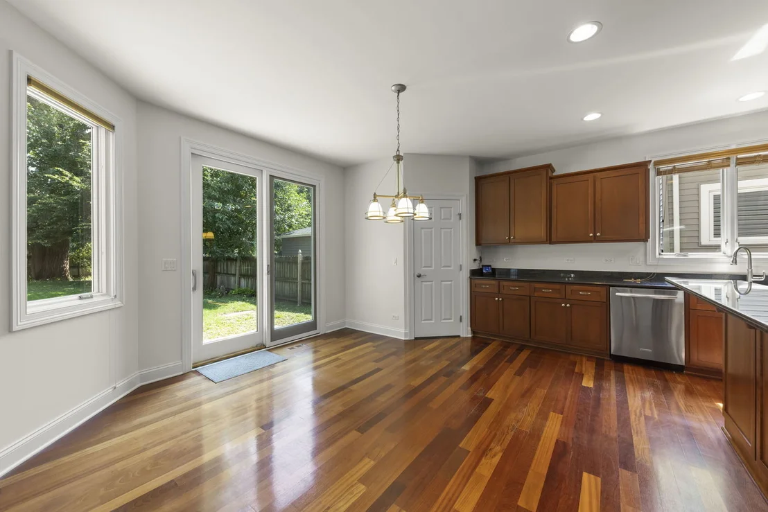 Photo of 133 N Geneva Avenue