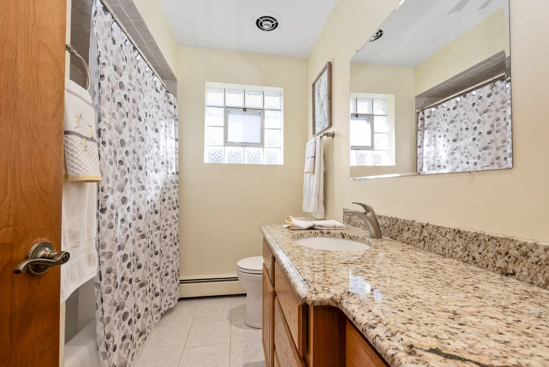 Photo of 10124 Maple Avenue