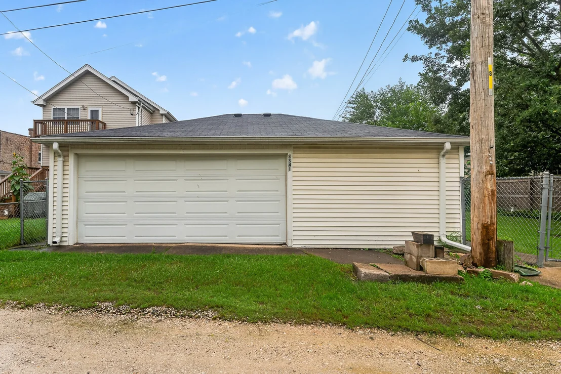 Photo of 3341 Prairie Avenue