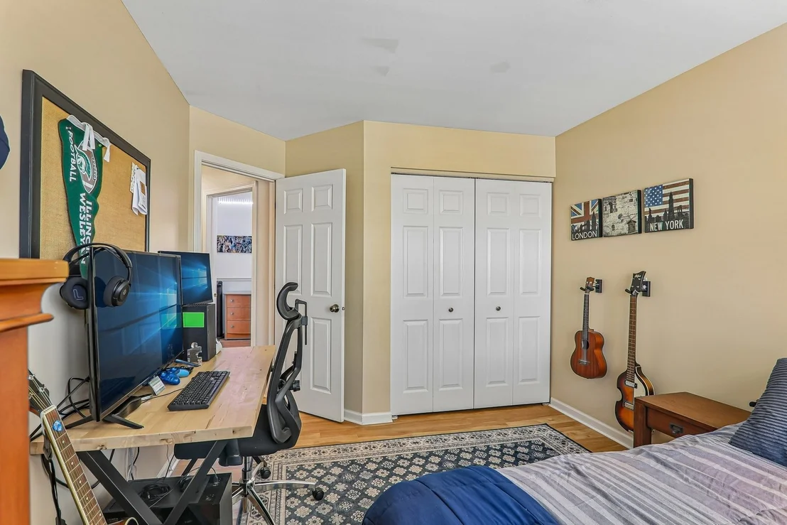 Photo of 806 Meadowridge Drive