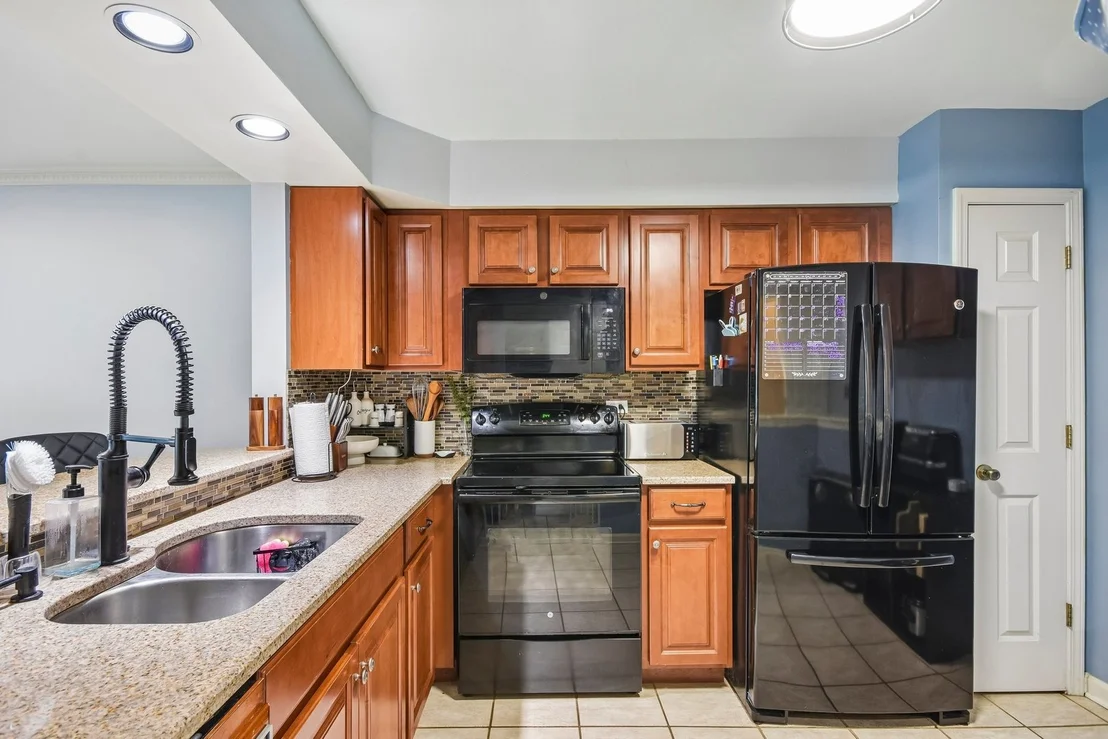 Photo of 418 Lakeview Circle