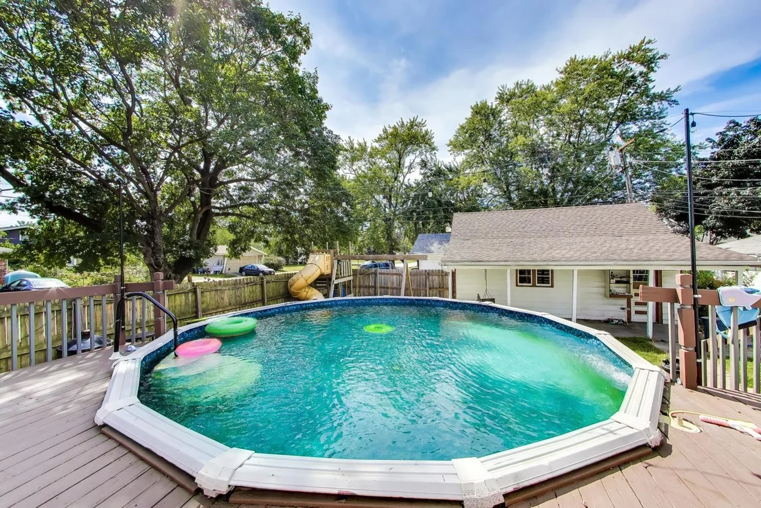 Photo of 17558 Community Street