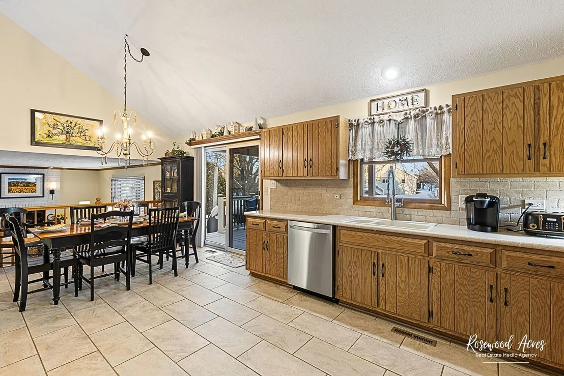 Photo of 1700 Chestnut Hill Road