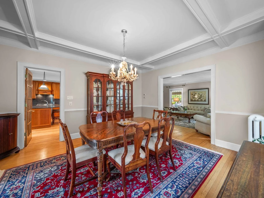 Photo of 1115 Forest Avenue