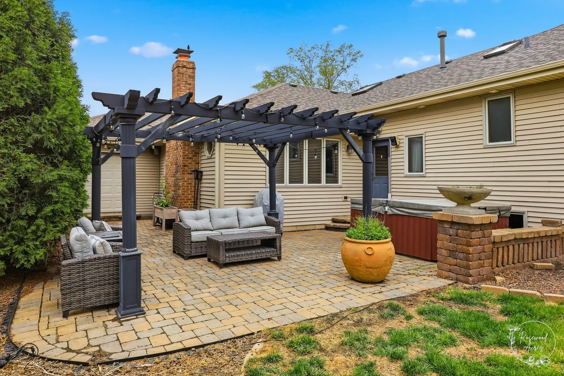 Photo of 1168 Meadow Path