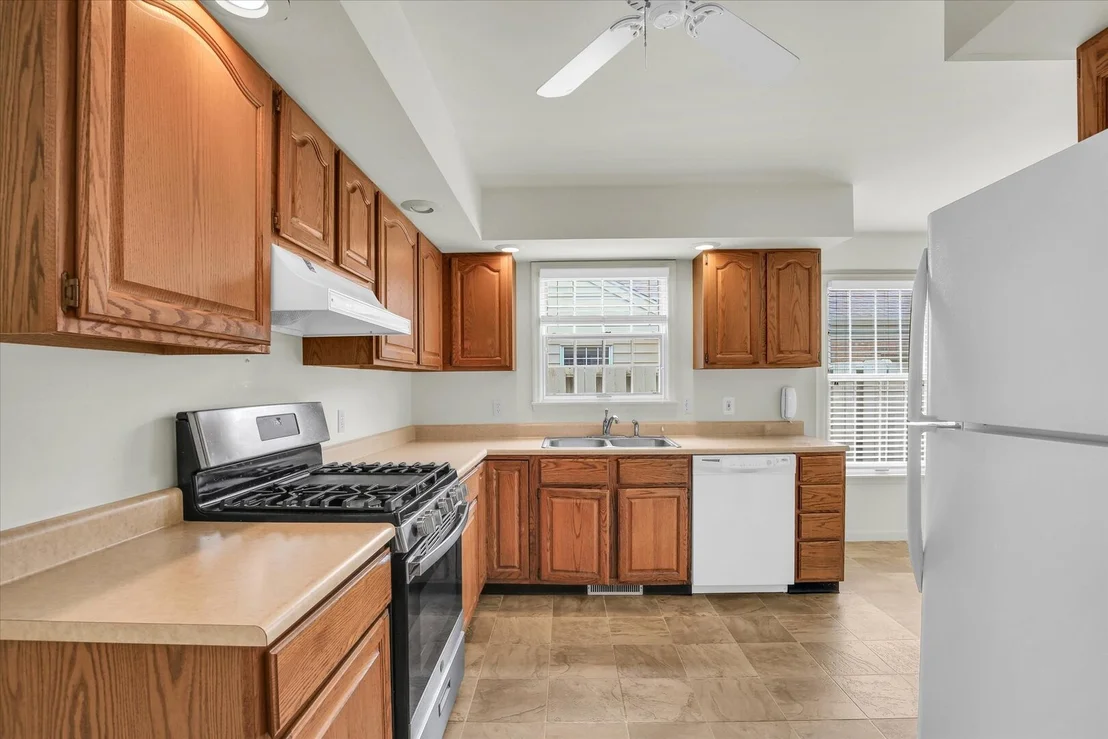 Photo of Unit B at 1501 Broadmoor Drive