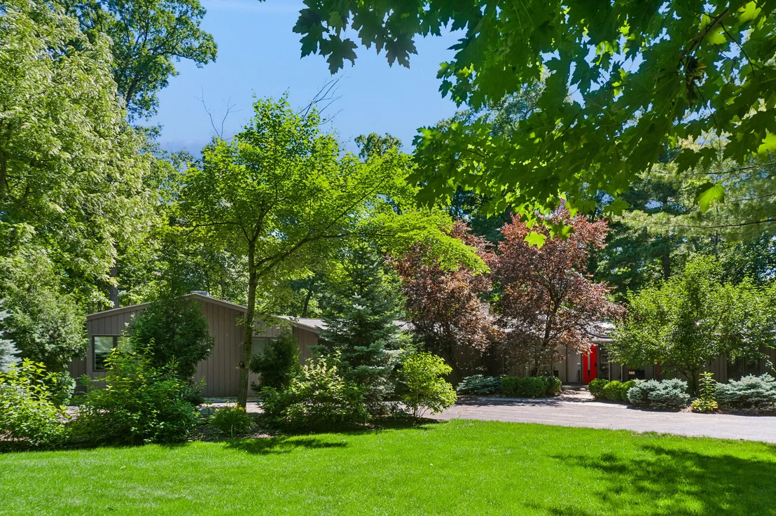 Photo of 3035 Blackthorn Road