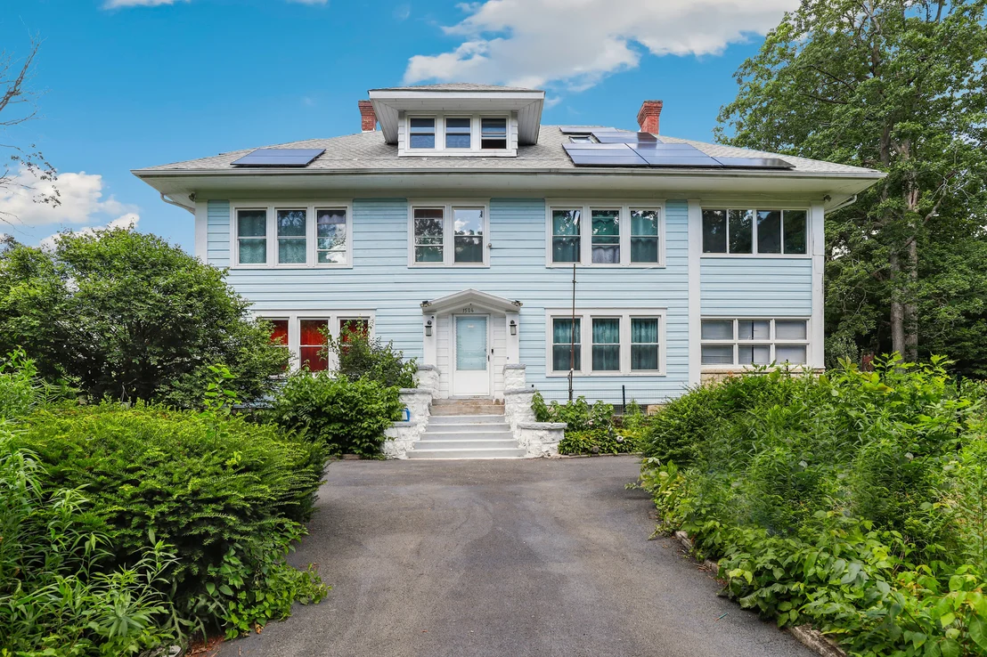 Photo of 1506 Hawthorne Drive