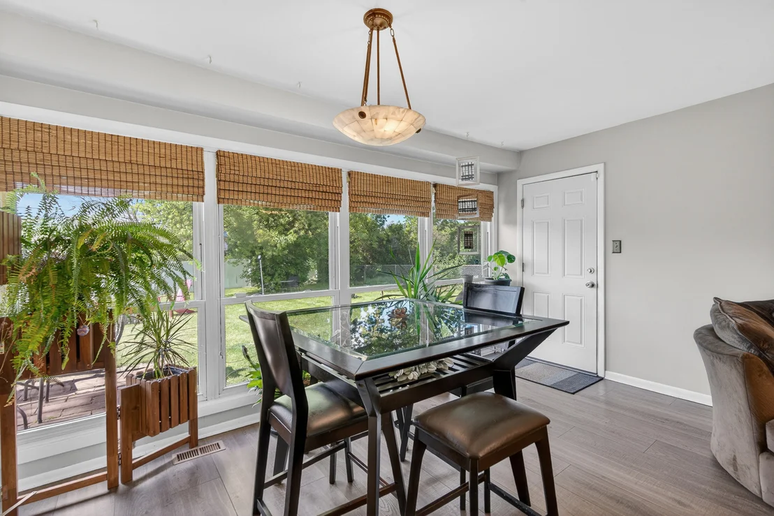 Photo of 1345 Devonshire Lane