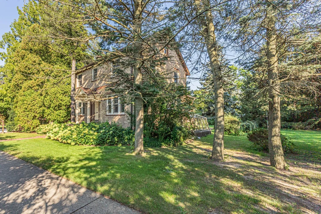 Photo of 1324 Fredrickson Place