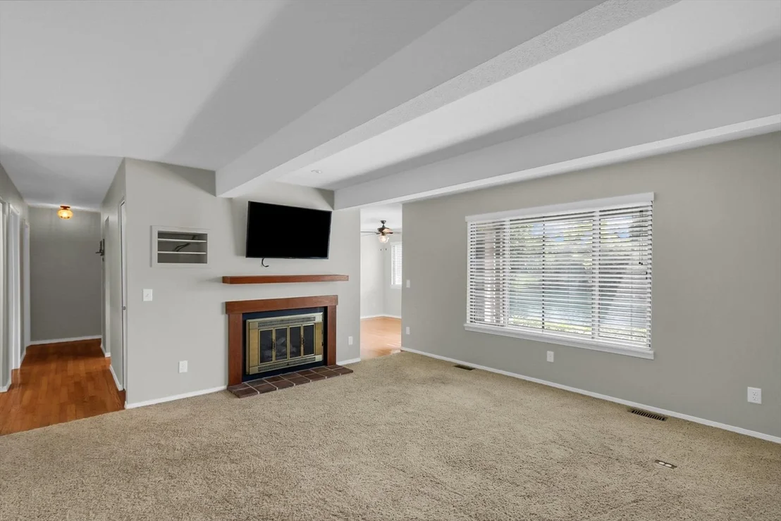 Photo of Unit 2138 at 2138 Harbortown Circle