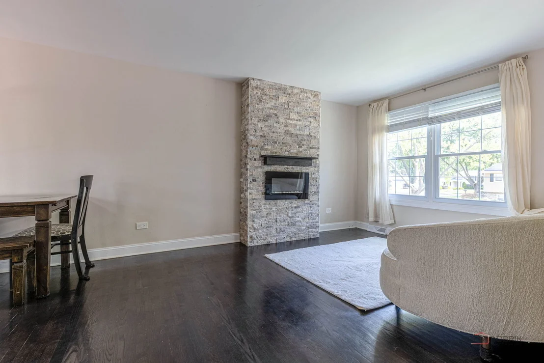 Photo of 690 Macarthur Drive