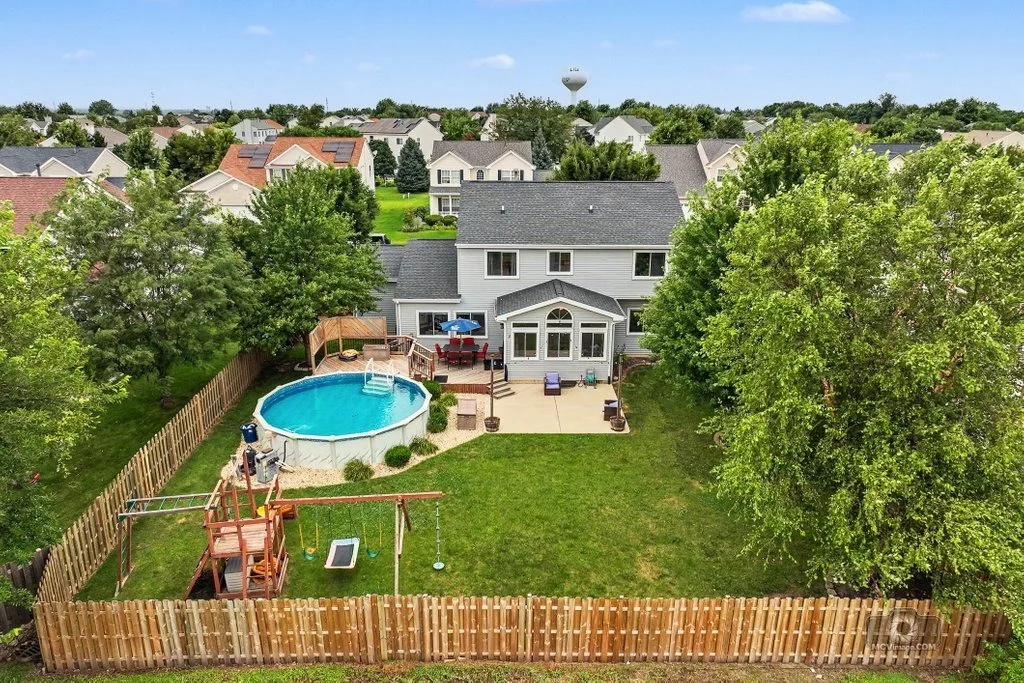 Photo of 437 Raintree Drive
