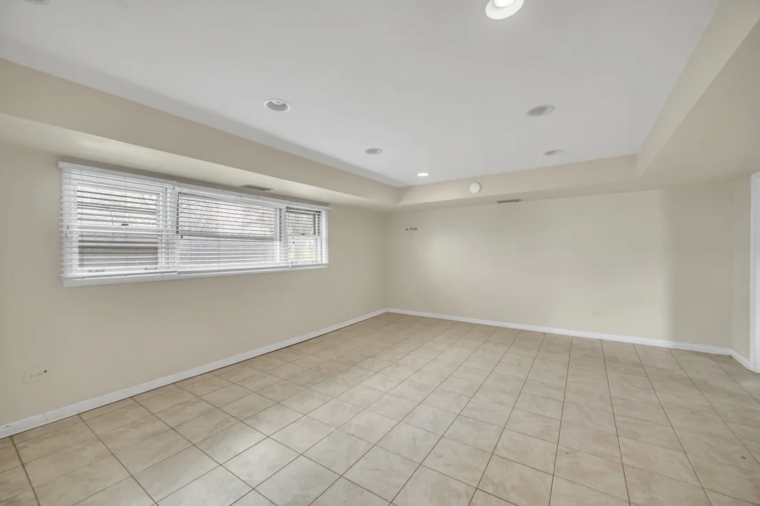 Photo of 10 N ADAMS Drive