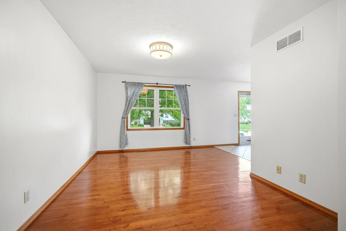 Photo of 1303 Kenneth Drive
