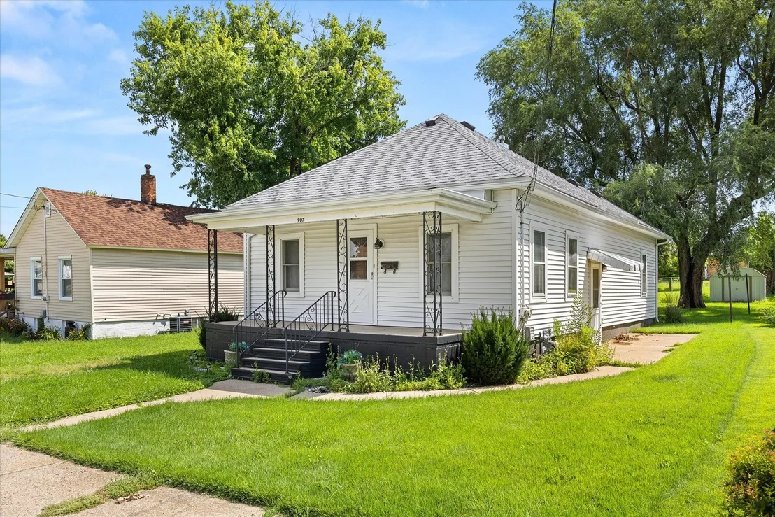 Photo of 907 Johnson Street