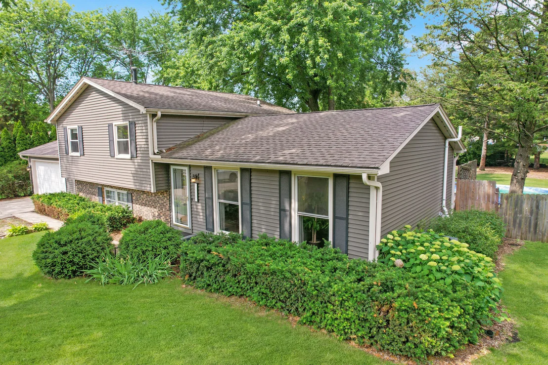 Photo of 11S556 Book Road