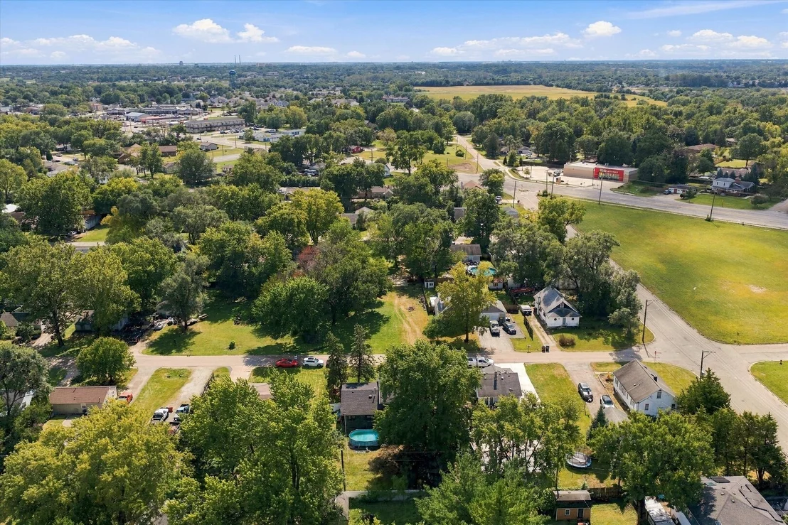 Photo of 2437 Grape Street