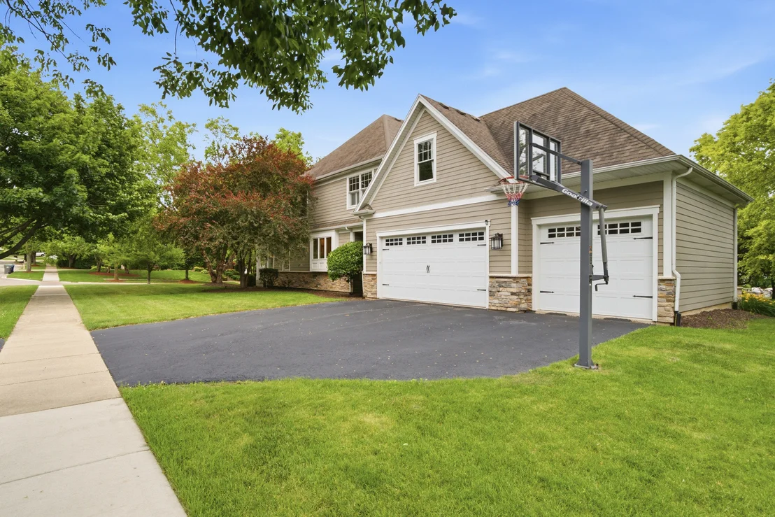 Photo of 899 Edgewood Drive
