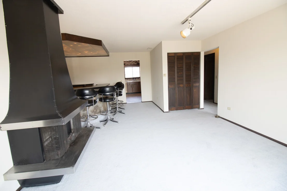 Photo of Unit F at 608 Cobblestone Circle
