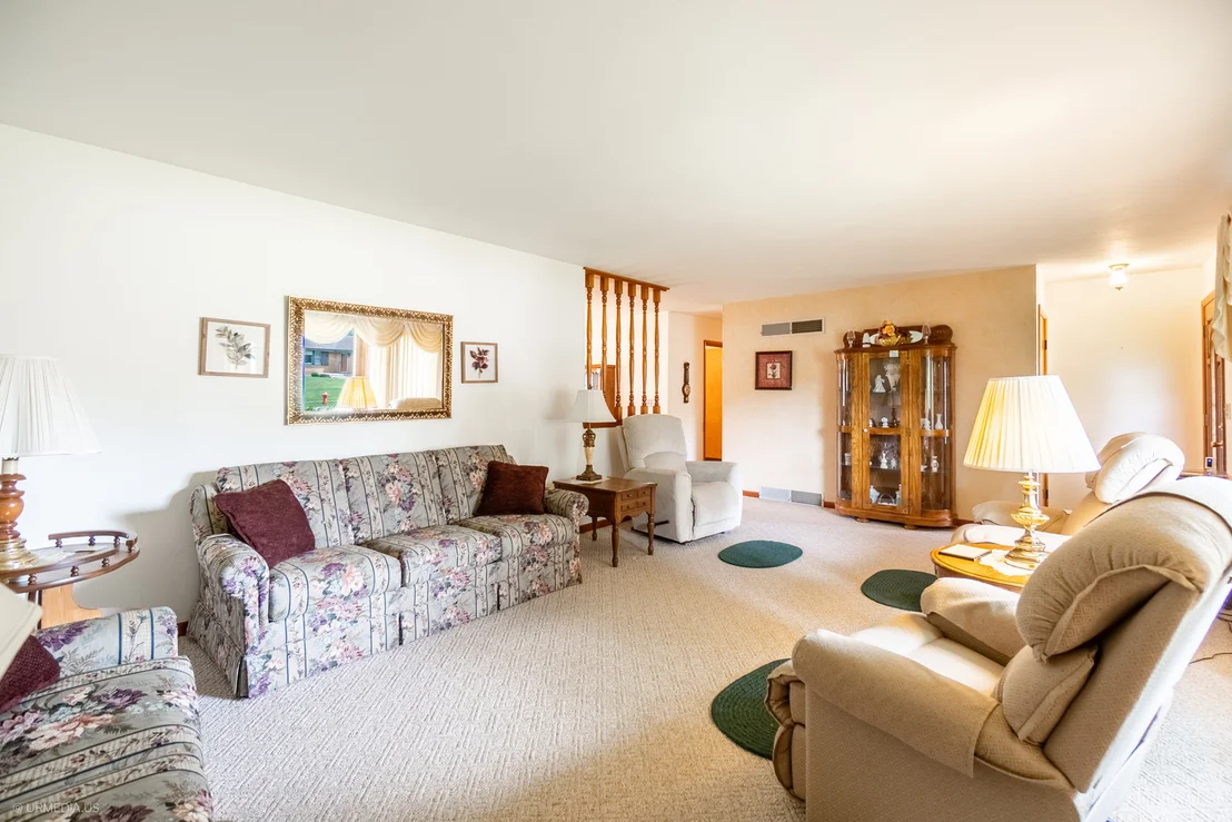 Photo of 835 Scott Drive